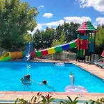 Confortable Avec Terrasse Et Acces Handicape - Api-1-52-592 Devillac