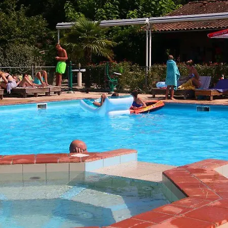 Confortable Avec Terrasse Et Acces Handicape - Api-1-52-592 Κάμπινγκ *