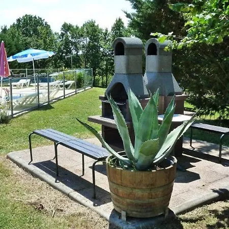 Confortable Avec Terrasse Et Acces Handicape - Api-1-52-592 Devillac