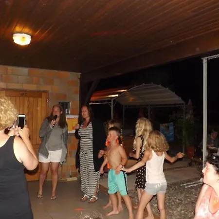 Confortable Avec Terrasse Et Acces Handicape - Api-1-52-592 *