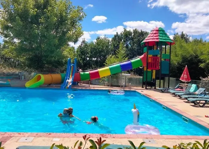 Confortable Avec Terrasse Et Acces Handicape - Api-1-52-592 Devillac