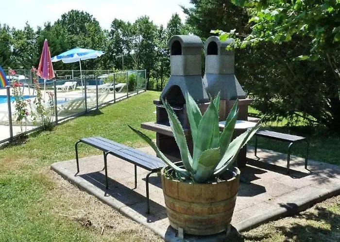 Confortable Avec Terrasse Et Acces Handicape - Api-1-52-592 Devillac