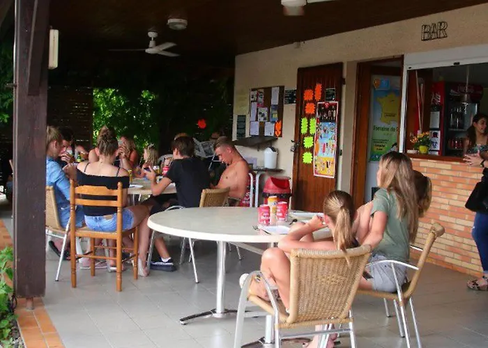 Confortable Avec Terrasse Et Acces Handicape - Api-1-52-592 אתר קמפינג Devillac