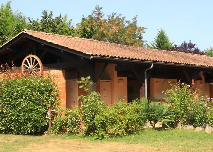 Confortable Avec Terrasse Et Acces Handicape - Api-1-52-592 Parque de Campismo *
