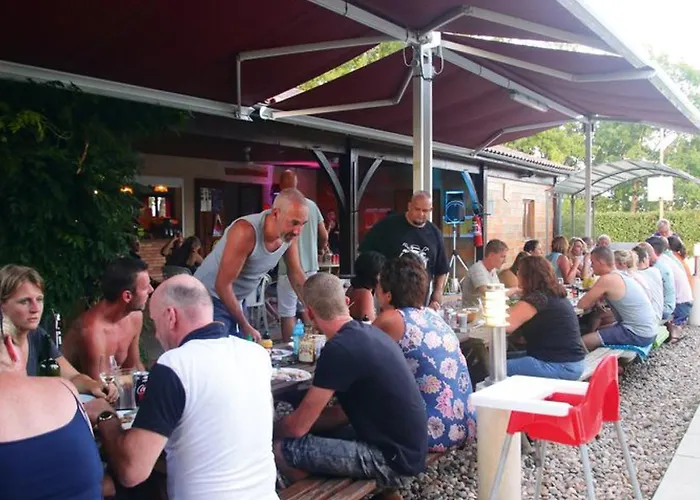 אתר קמפינג Confortable Avec Terrasse Et Acces Handicape - Api-1-52-592 *