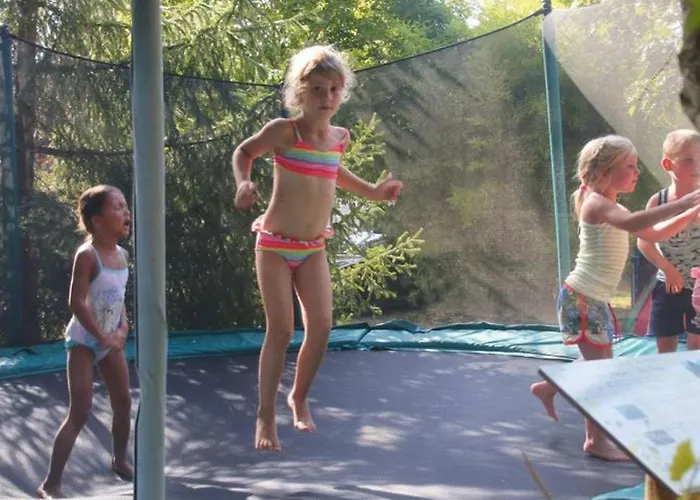 Confortable Avec Terrasse Et Acces Handicape - Api-1-52-592 Parque de Campismo *